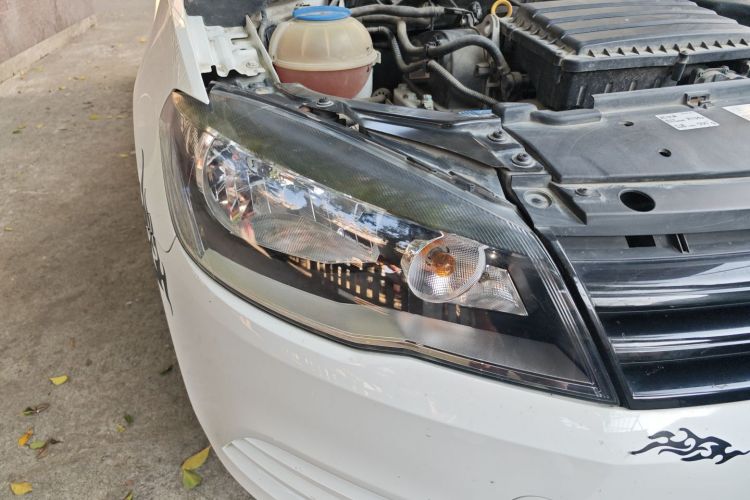 大众 捷达 2015款 质惠版 1.6L 自动时尚型车身外观8