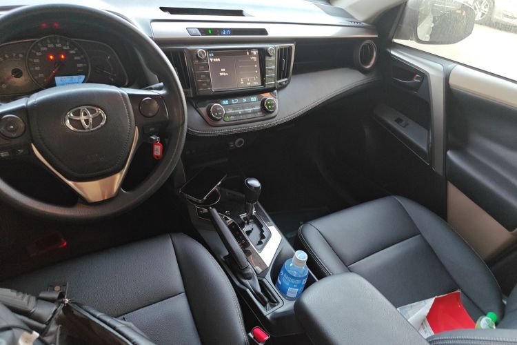 丰田 RAV4荣放 2015款 2.0L CVT两驱风尚版中控内饰16