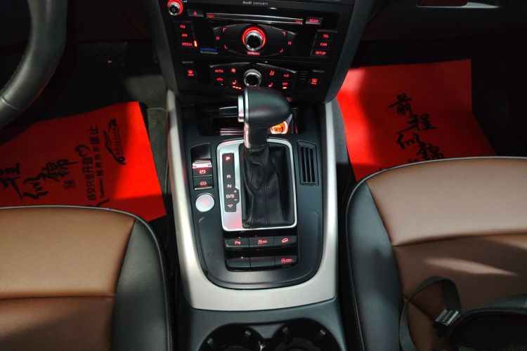 奥迪Q5 2017款 Plus 40 TFSI 进取型中控内饰18