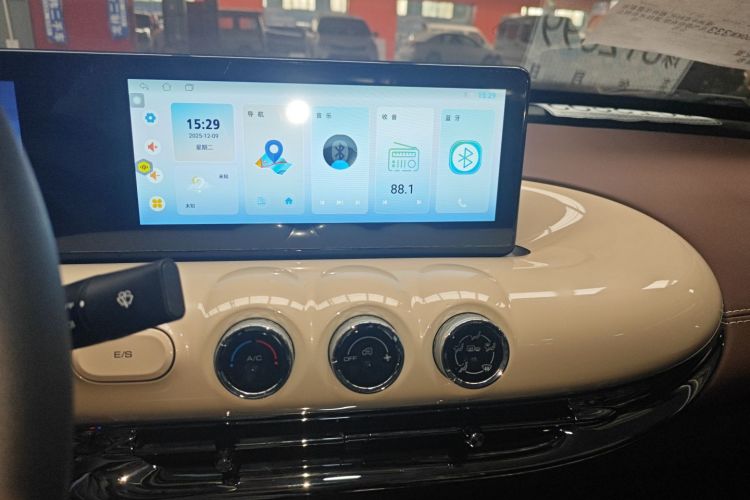 五菱汽车 五菱缤果 2024款 333km 悦享款中控内饰16