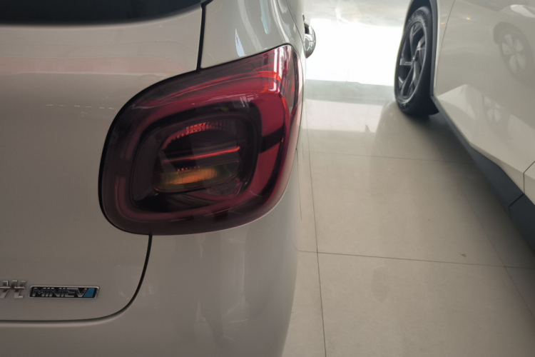 五菱汽车 宏光MINIEV 2025款 四门版 进阶款车身外观9