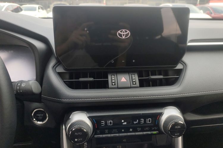 丰田 RAV4荣放 2023款 双擎 2.5L E-CVT两驱精英版中控内饰16