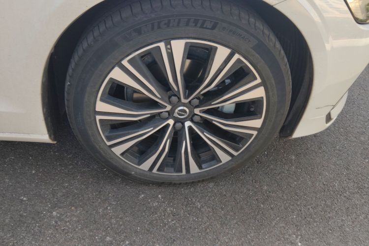 沃尔沃S60 2025款 B4 智远豪华版车身外观6007