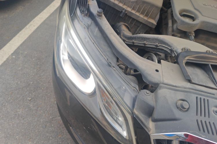 别克 英朗 2016款 15N 手动精英型车身外观8