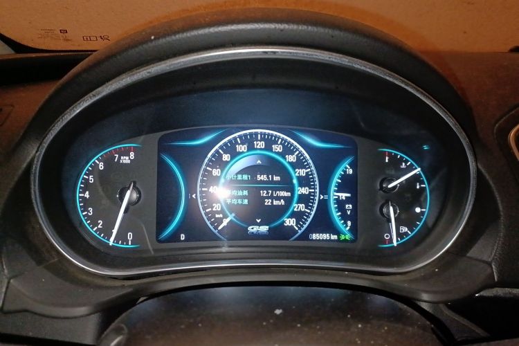 别克 君威 2014款 GS 2.0T 纵情运动版中控内饰14