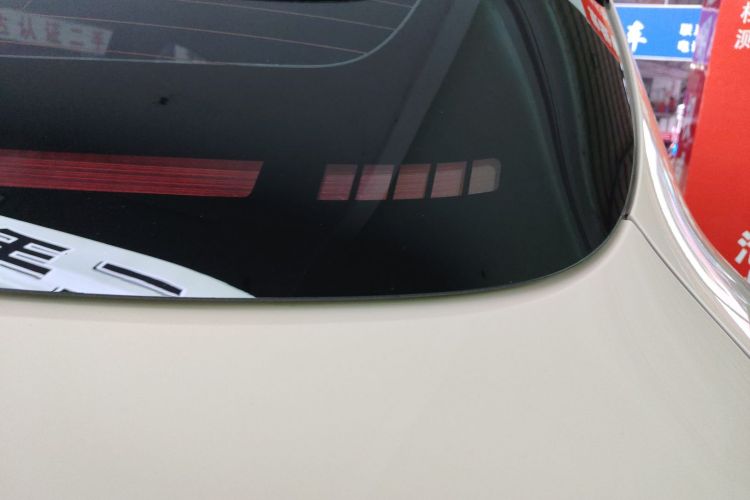 欧拉好猫 2023款 401km标准续航 豪华型 磷酸铁锂车身外观9