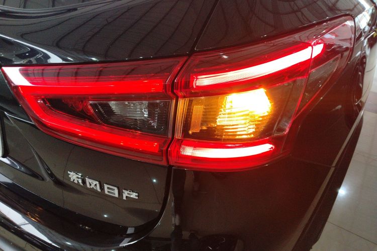 日产 逍客 2021款 2.0L CVT豪华版车身外观6006