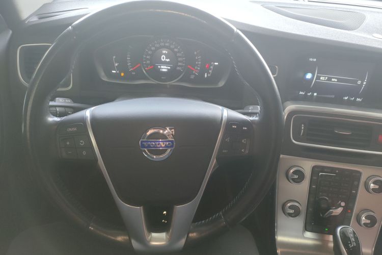 沃尔沃S60 2015款 S60L 2.0T 智远版中控内饰13