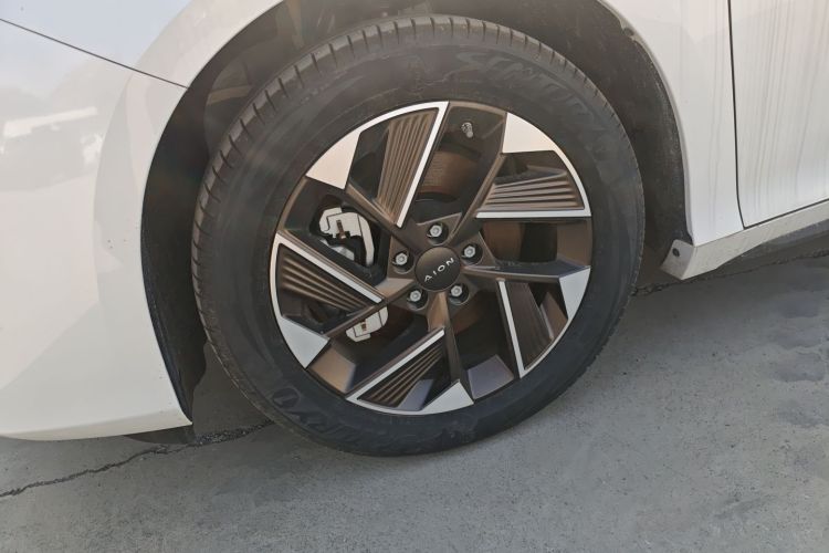 埃安 AION S Plus 2023款 70 乐享版 三元锂车身外观6007