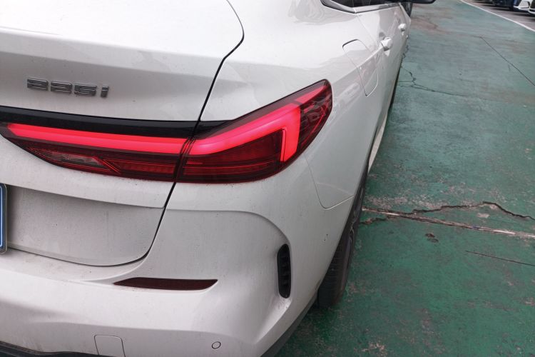 宝马2系(进口) 2023款 225i 四门轿跑车 M运动套装车身外观6006