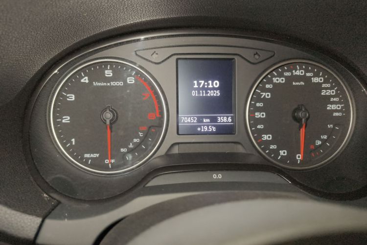 奥迪A3 2016款 Sportback 35 TFSI 领英型中控内饰14