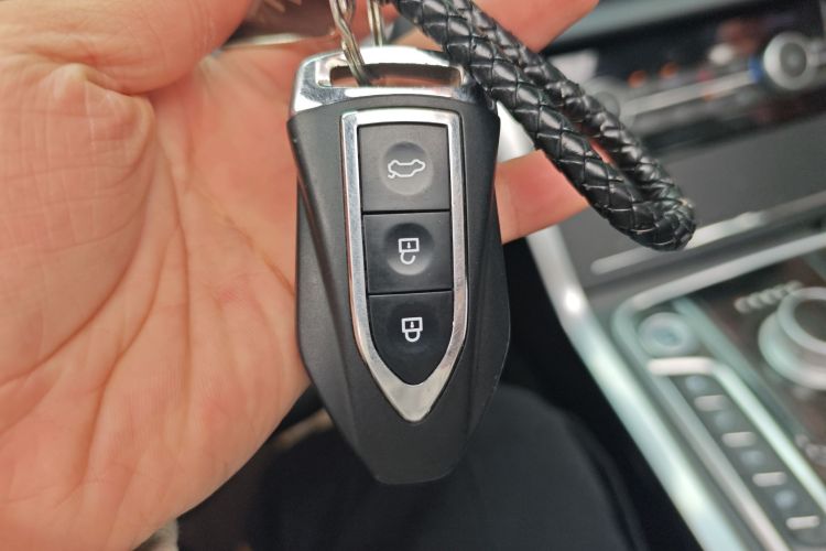 大乘汽车 大乘G70s 2019款 2.0T 自动至尊型中控内饰11