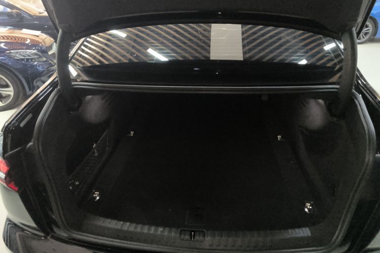 奥迪A6L 2023款 40 TFSI 豪华动感型机舱底盘23