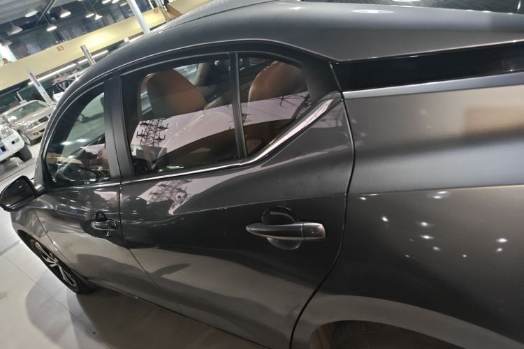 日产 轩逸 2020款 1.6L XL CVT悦享版车身外观4