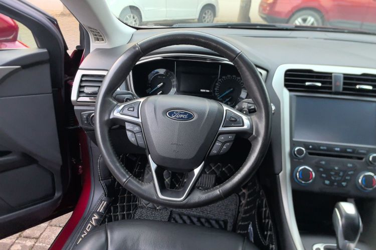 福特 蒙迪欧 2013款 2.0L GTDi200时尚型中控内饰13