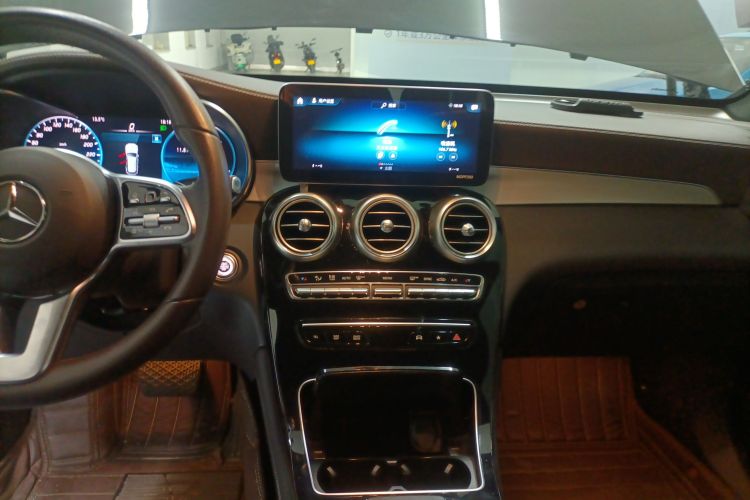 奔驰GLC 2020款 改款 GLC 260 L 4MATIC 动感型中控内饰16