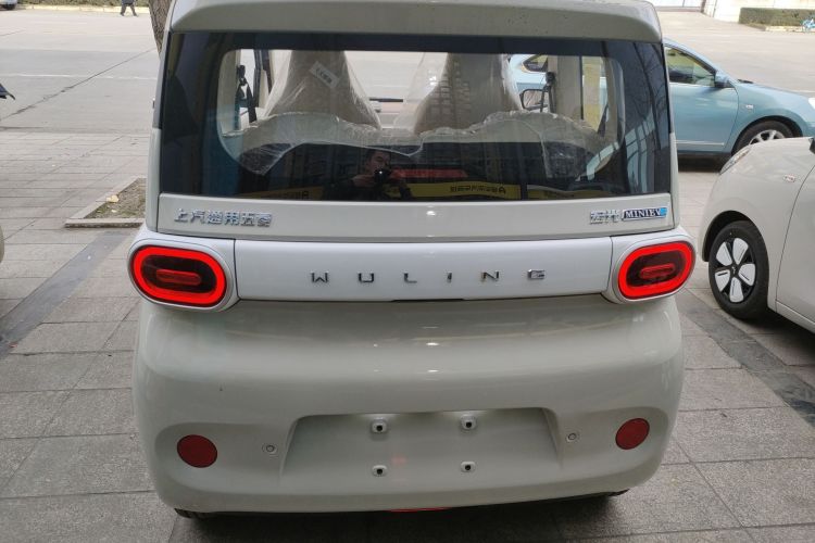 五菱汽车 宏光MINIEV 2024款 第三代 215km 青春版车身外观6