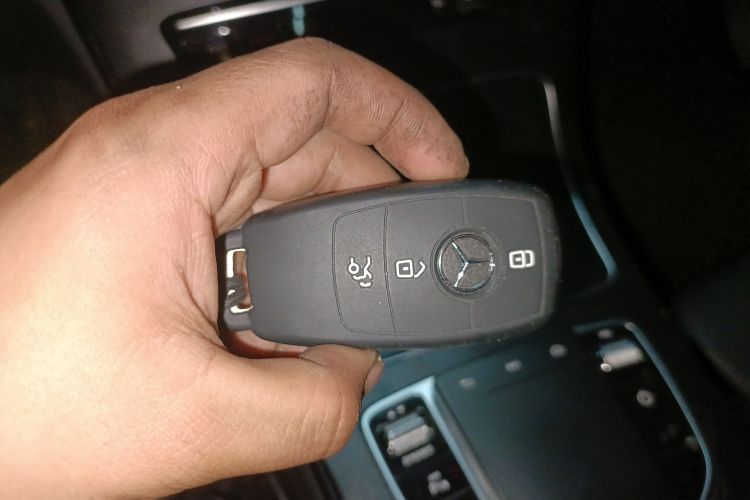 奔驰C级 2019款 C 260 L 运动版中控内饰7001