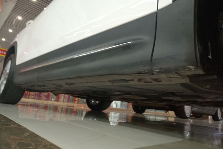 奔驰GLB 2021款 GLB 200 动感型局部细节9001