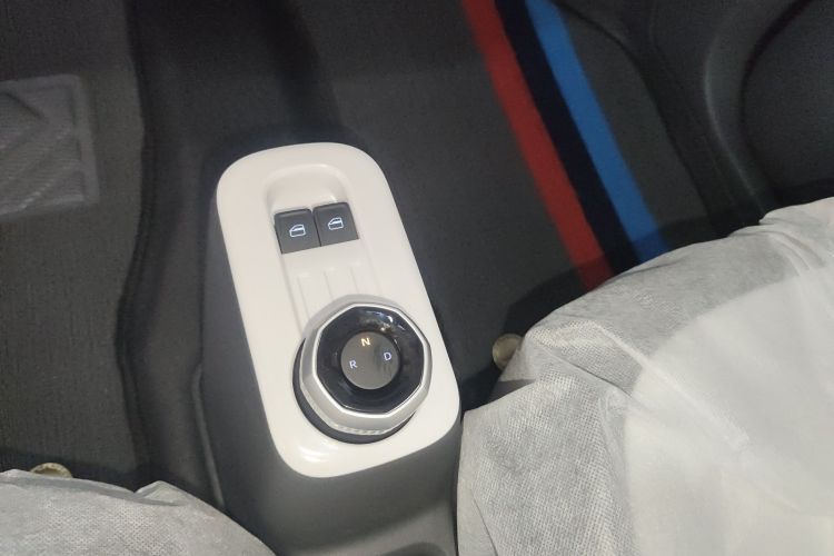 吉利银河 熊猫 2025款 210km 元气熊中控内饰18