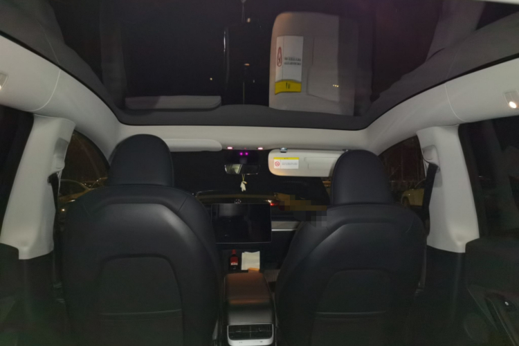 特斯拉 Model Y 2024款 后轮驱动版中控内饰22