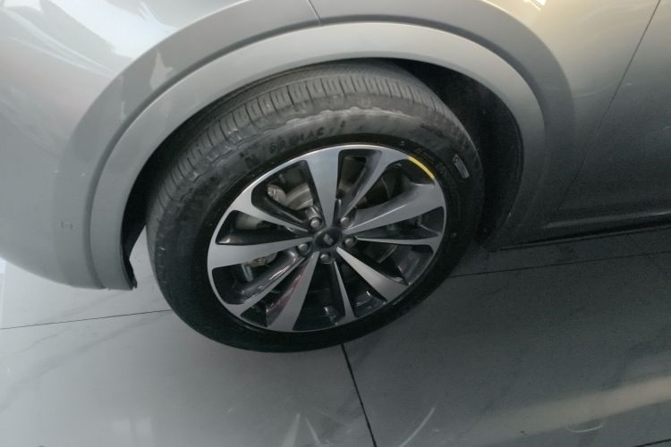 理想汽车 理想ONE 2020款 增程6座版车身外观6007