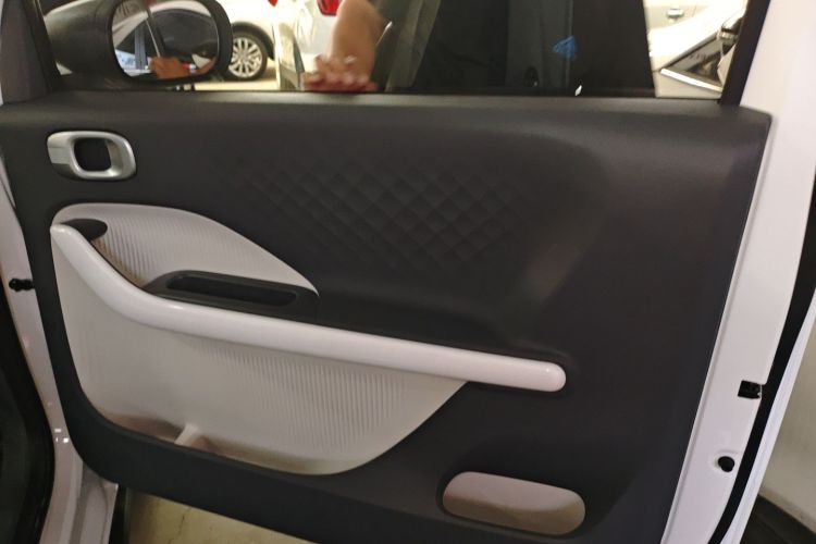 吉利银河 2025款 210km 熊猫骑士中控内饰42