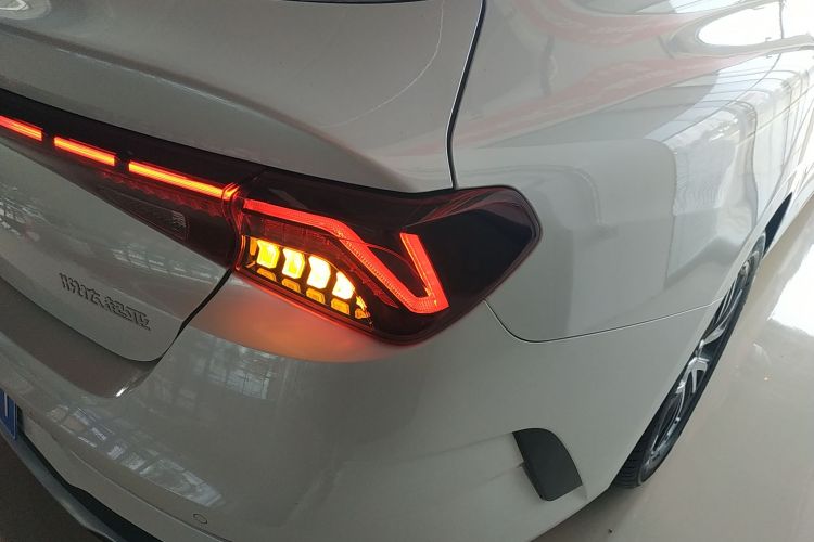 起亚K5 2021款 270T CVVD 时尚版车身外观6006