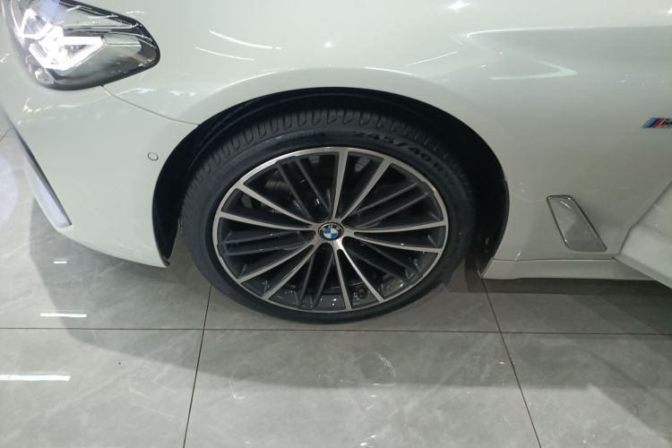 宝马5系 2022款 改款二 525Li M运动套装车身外观6007