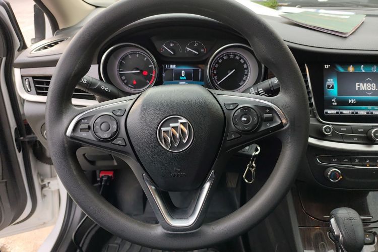 别克 威朗 2019款 三厢 20T 双离合领先型中控内饰13