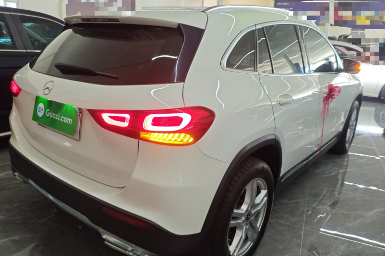 奔驰GLA 2023款 改款 GLA 200车身外观7