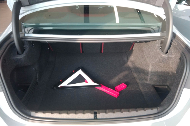 宝马4系 2024款 430i M运动曜夜套装中控内饰23