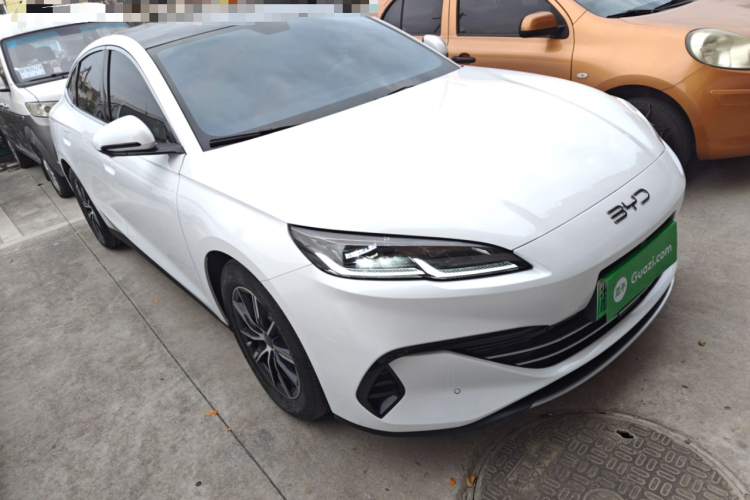 比亚迪 海豹06新能源 2024款 DM-i 80KM尊贵型车身外观3