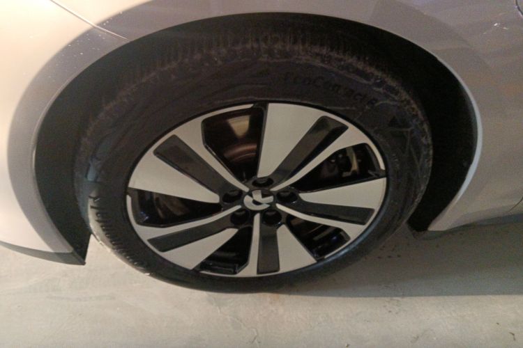 蔚来ET7 2023款 75kWh车身外观6007