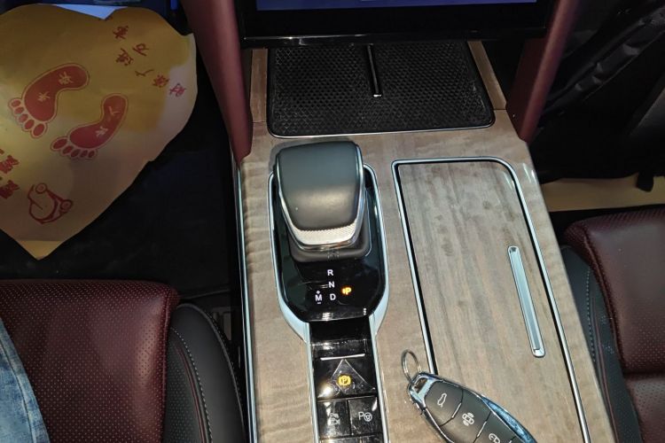 红旗HS7 2023款 2.0T 自动四驱旗领版 六座局部细节18