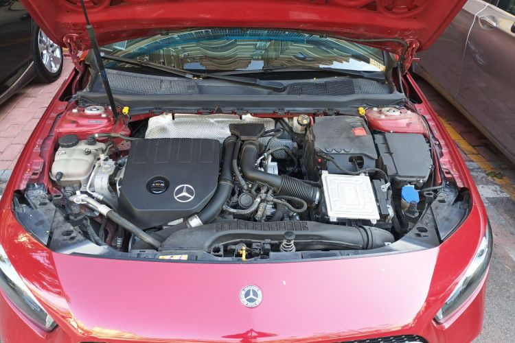 奔驰A级 2020款 改款 A 200 L 运动轿车时尚型机舱底盘24