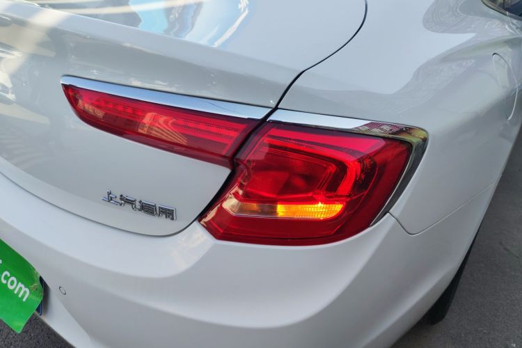 别克 君越 2016款 20T 精英型车身外观9