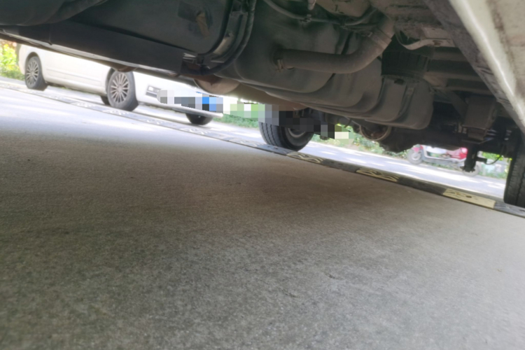 上汽大通MAXUS 新途V90 2019款 2.0T自动智多星后驱单胎长轴高顶7座局部细节9004