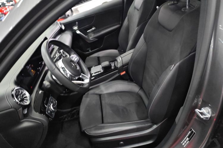 奔驰A级 2021款 A 200 L 运动轿车时尚型局部细节19