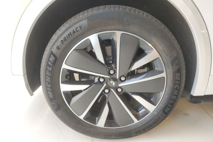 理想汽车 理想L8 2025款 Max 智能焕新版车身外观6008