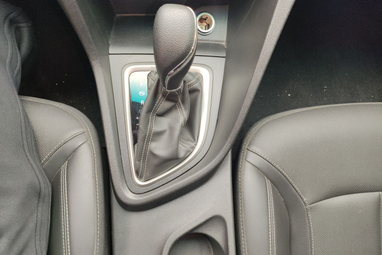 别克 英朗 2021款 改款 典范 1.5L 自动精英型中控内饰18