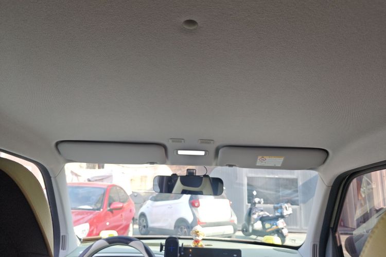 吉利银河 2025款 210km 熊猫骑士中控内饰22