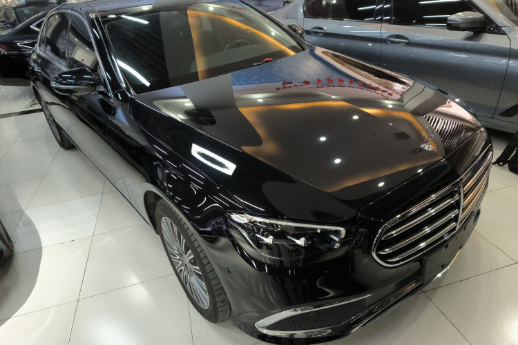 奔驰E级 2021款 改款 E 300 L 时尚型车身外观3