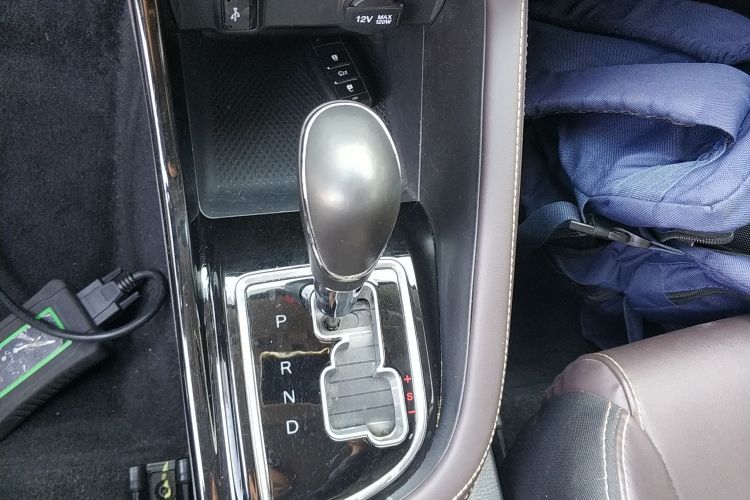 长安 逸动DT 2019款 1.6L 自动智享型 国VI中控内饰18