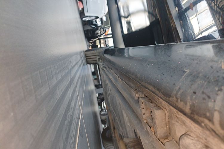 奔驰E级 2018款 改款 E 300 L 时尚型局部细节9001