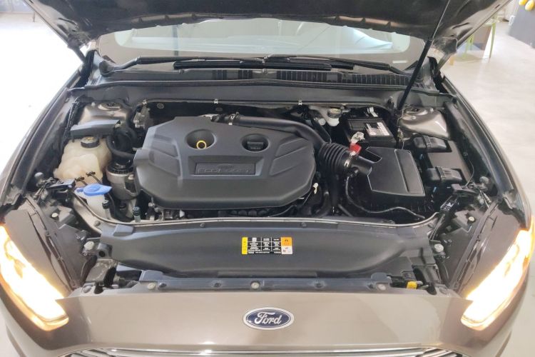 福特 蒙迪欧 2013款 2.0L GTDi200时尚型机舱底盘24