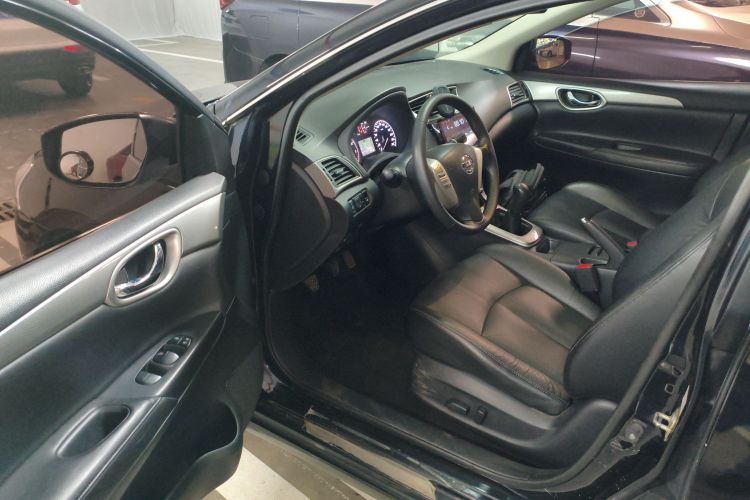 日产 轩逸 2012款 1.6XL 手动豪华版中控内饰20