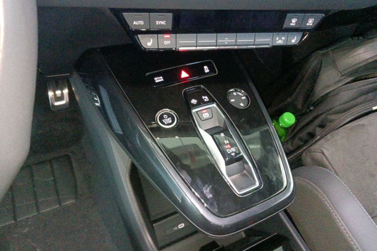 奥迪Q4 e-tron 2023款 40 e-tron 创境版中控内饰18