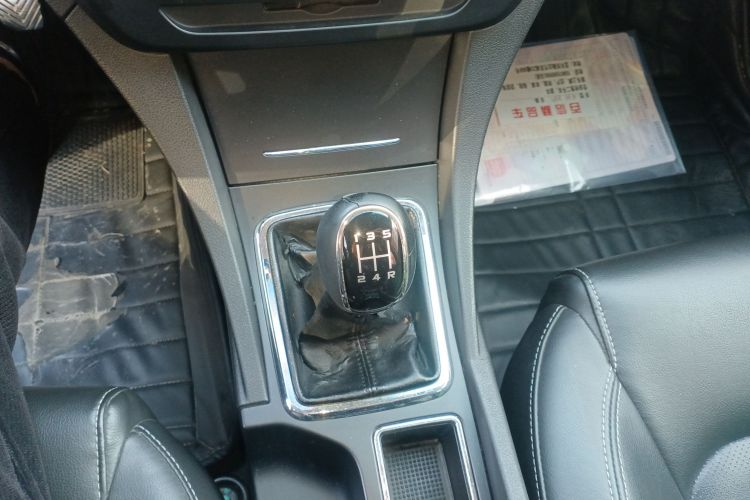 吉利汽车 帝豪 2017款 三厢百万款 1.5L 手动向上版中控内饰18