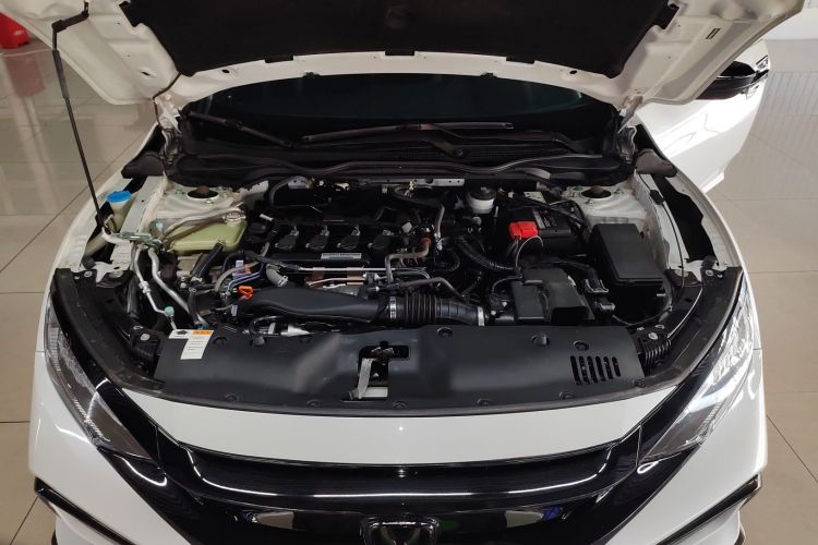 本田 思域 2021款 HATCHBACK 220TURBO CVT潮酷控机舱底盘24